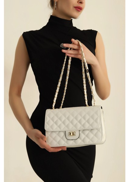 Krem Kapitone Kilit Kapaklı Omuz Çantası fiyatları