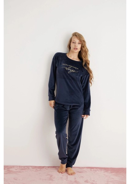 Kadın Yumuşak Kadife Lacivert Pijama Takımı