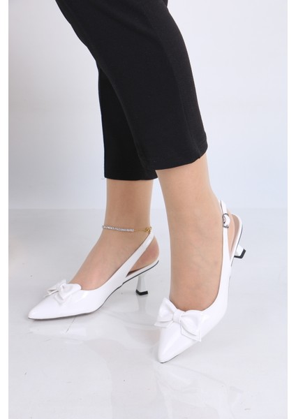 Sivri Burun Beyaz Topuklu Ayakkabı - Parlak Fiyonk Detaylı fiyatları