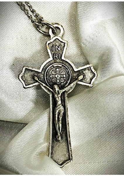 Katolik Haç Kolye modelleri