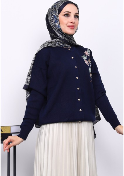 Lacivert Nakışlı Düğmeli Triko Hırka modelleri
