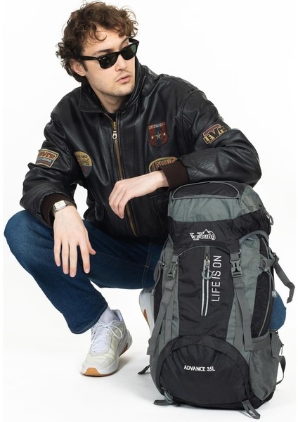 Mükemmel Denge, Maksimum Dayanıklılık: Profesyonel Dağcı Sırt Çantası 35 Litre Siyah