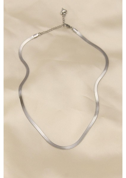 Kadın 5’li Gümüş Renk Takı Seti – Mineli Nazar Kolye, Yonca Kolye, Italyan Zincir Kolye, Kelebek Yüzük ve Çiçek Model Yüzük fırsatları