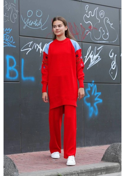 Omuz Detaylı Kol Nakışlı Ikili Alt Üst Triko Takım Kırmızı fırsatları