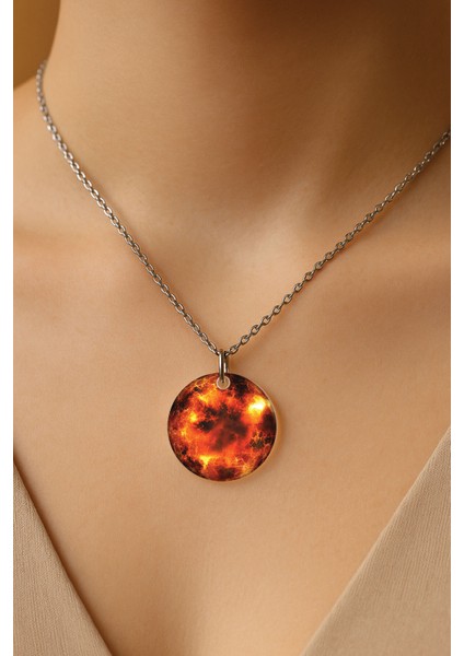 Şeffaf Sert Akrilik Kolye Ucu ve Üzeri Zincirli Desenli Kolye Yanan Gezegen