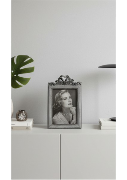 Gümüş Renkli Dekoratif Vintage Fotoğraf Çerçevesi