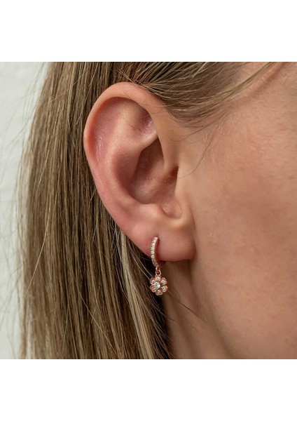 Gümüş Sallantılı Rose Minimal Çiçek Kadın Küpe fırsatları