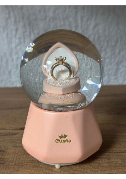 Yüzük Temalı Işıklı Müzikli Kar Püskürtmeli Orta Boy Pilli Kar Küresi