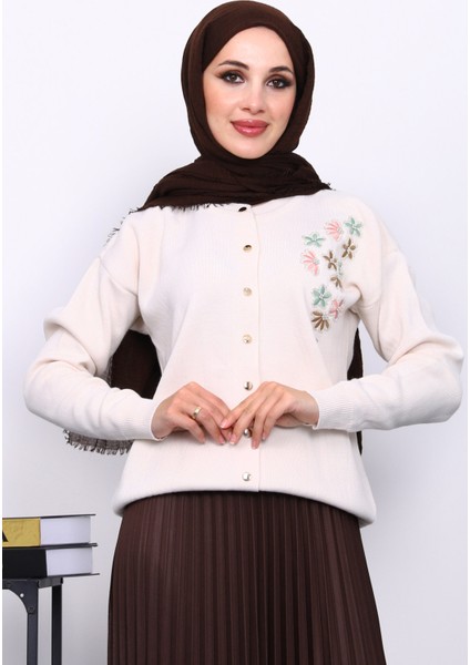 Krem Nakışlı Düğmeli Triko Hırka