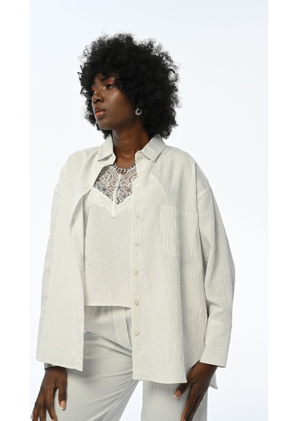 Kadın Tek Cepli Içi Dantel Askılı Gömlek