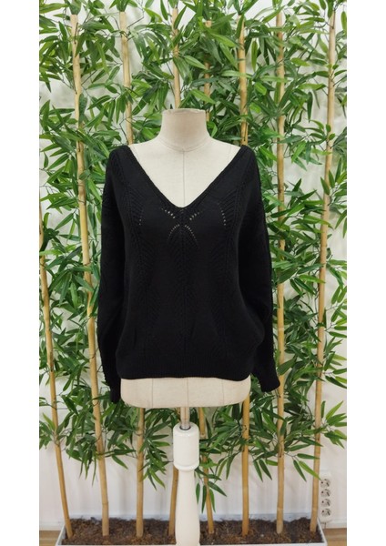 Kadın Uzun Kollu V Yakalı Arkası Düğmeli Triko Bluz