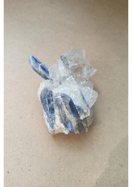 Kuvars Kristali Içinde Kyanit Koleksiyonluk Parça KY31 fiyatları