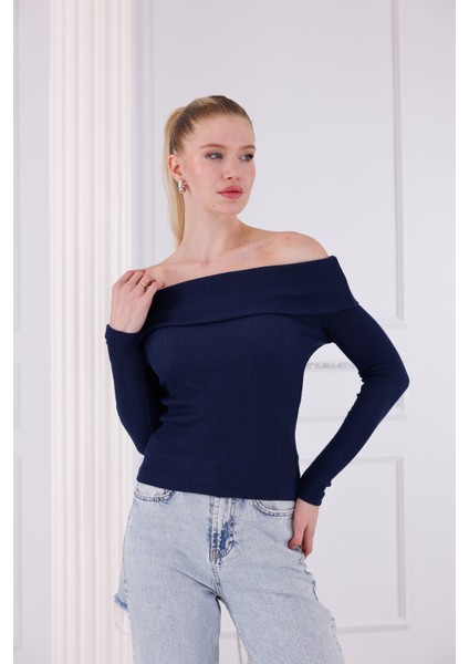 Madonna Yaka Uzun Kollu Fitilli Kadın Bluz