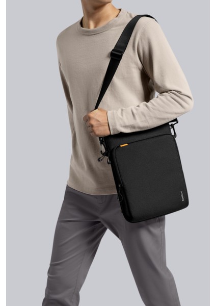 Defenderace Serisi 13'' Siyah Notebook Omuz Çantası - A03C2D1
