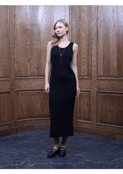 Kadın Yırtmaçlı Uzun Elbise