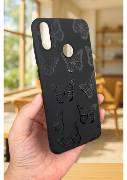 Huawei Y7 2019 Uyumlu Siyah Kelebek Desenli Silikon Darbe Emici Klasik Korumalı Rubber Kılıf modelleri