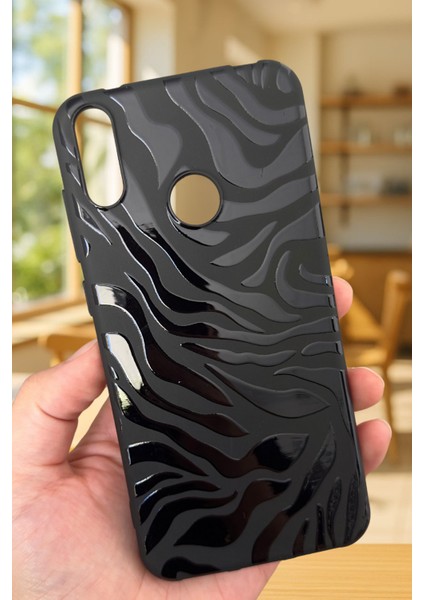 Huawei Y7 2019 Uyumlu Zebra Desenli Silikon Darbe Emici Klasik Korumalı Rubber Kılıf