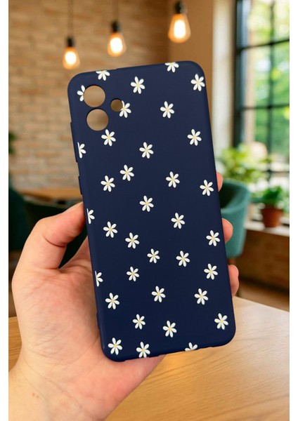 Samsung Galaxy A04 - Mini Papatya Desenli Silikon Darbe Emici Klasik Korumalı Rubber Kılıf