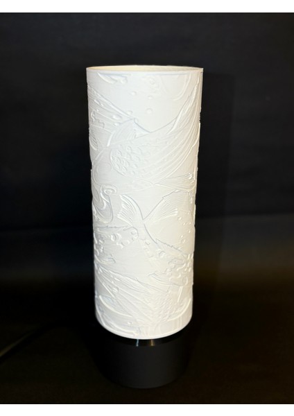 Koi Masa Lambası – Japon Balığından Ilham Alan Dekoratif Abajur, Şans ve Huzur Temalı Ambiyans fiyatları