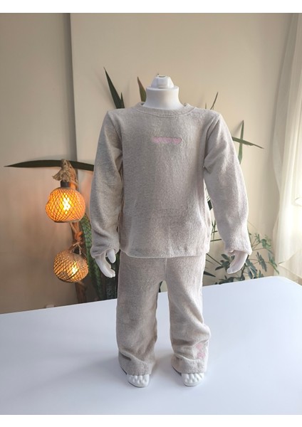 Kız Bebek Montlu Üçlü Takım (Sweatshirt+ Kürklü Yaka Mont +Pantolon) fırsatları