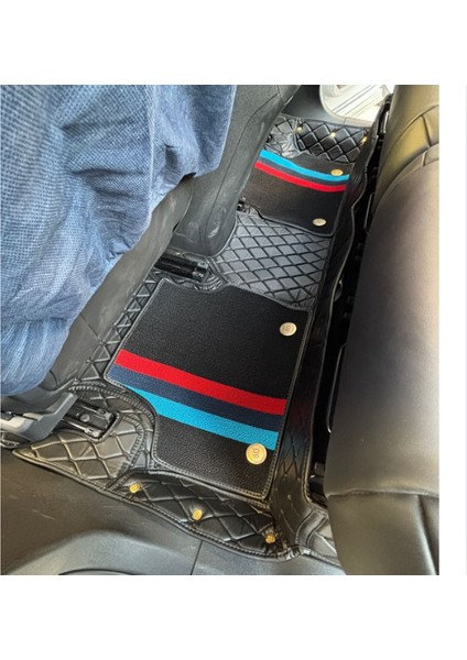 Ford Kuga 2020-2025 Arası Çift Katmanlı Havuzlu Paspas Takımı