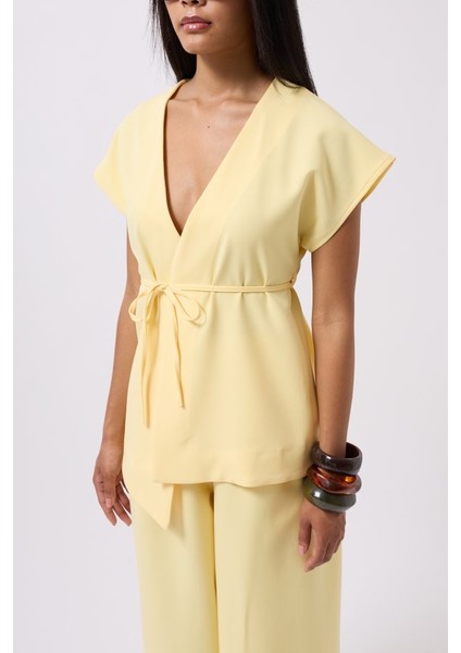 Bağcık Detay Yelek fırsatları