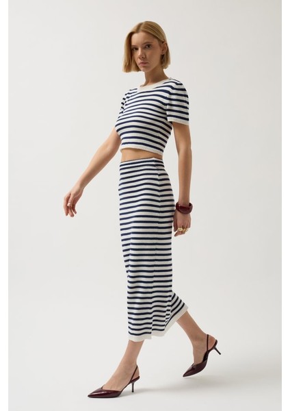 Çizgili Bisiklet Yaka Crop fırsatları