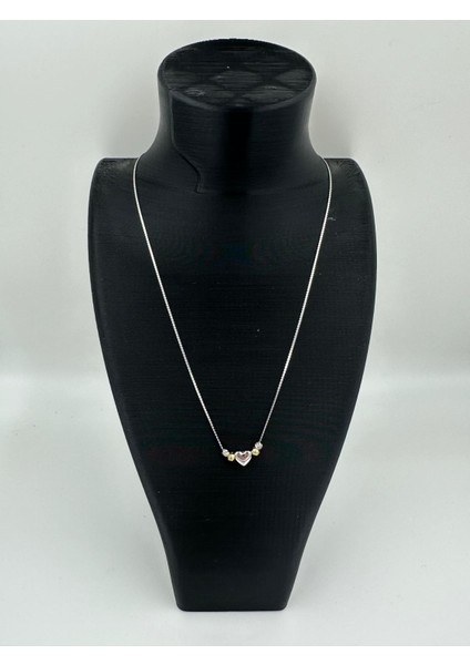 Gümüş Renk Küçük Kalpli Kolye – Minimal ve Şık Tasarım