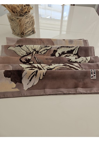 Çiçek Desenli Kahve ve Bej Tonlarında Soft Şal indirimleri