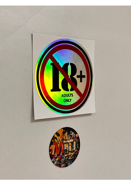 18+ On Sekiz Yaş Kısıtlaması Araba Motosiklet Kask Laptop Cam Etiket Baskı Sticker 7X7CM modelleri