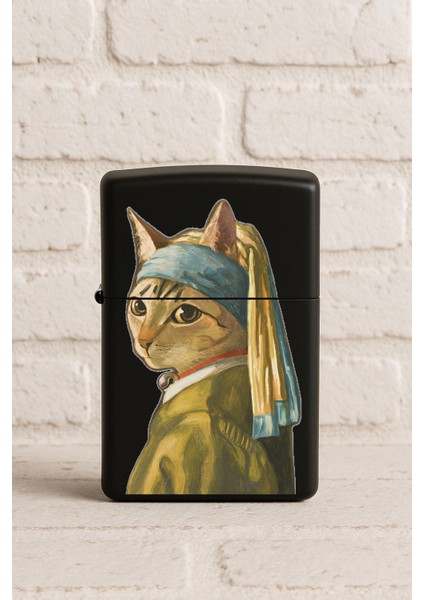 Uv Baskılı Desenli Metal Benzinli Siyah Çakmak Cep Çakmağı - Küpeli Kedi