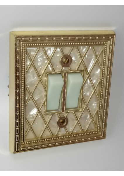 Boğaziçi Vintage Sıva Altı Nostaljik Komütatör – Sedef Görünümlü 1980 Model Retro Çift Işık Anahtarı