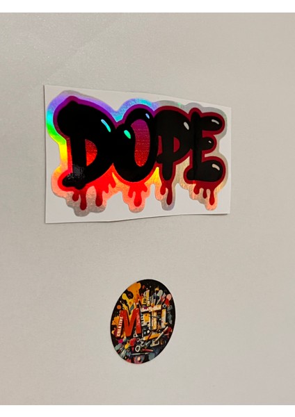Dope Kırmızı Siyah Hologramlı - Araba Motosiklet Kask Laptop Cam Etiket Baskı 10,5x5,5cm fiyatları
