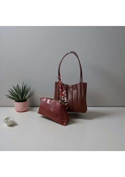 Kadın Pliseli Yavru Çantalı Çıtçıtlı Omuz Çantası fiyatları