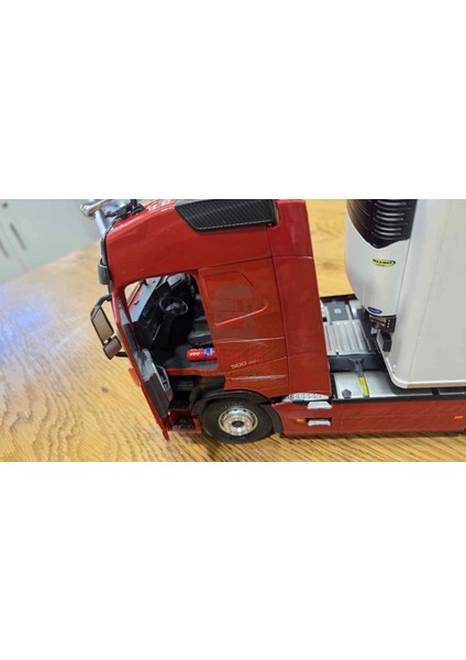 1/24 Volvo Fh5 Xl 500 + Soğutuculu Treyler – Solido indirimleri