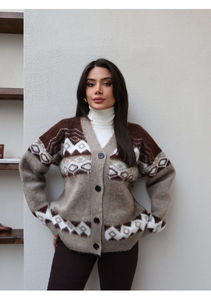 V Yaka Desenli Düğmeli Hırka fiyatları