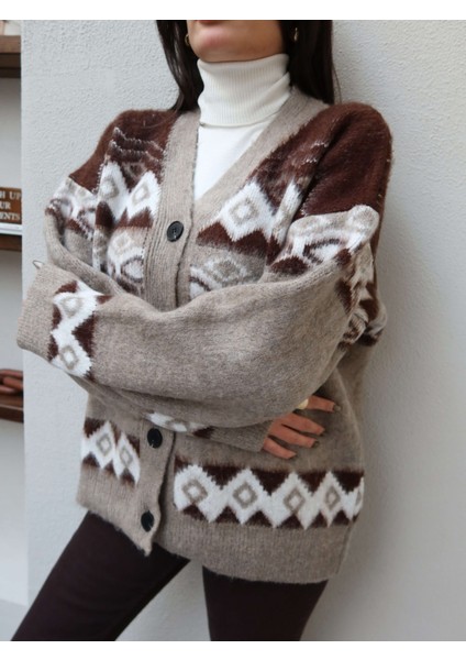 V Yaka Desenli Düğmeli Hırka modelleri