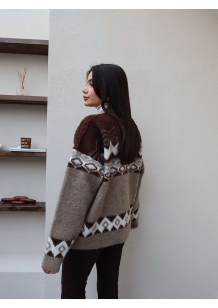 V Yaka Desenli Düğmeli Hırka indirimleri