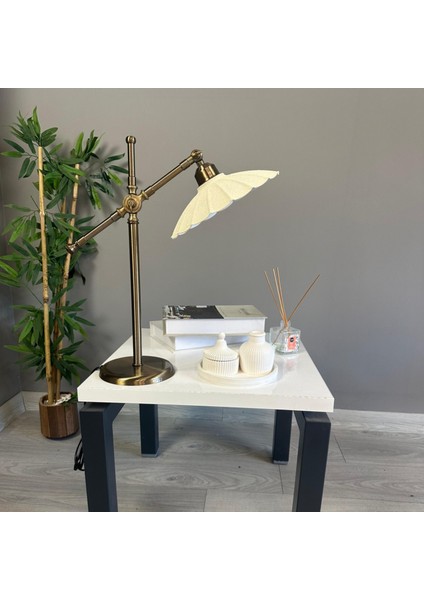 Risso Dokulu Beyaz Masa Lambası Dekoratif Abajur Çocuk Odası Başucu Lambası Okuma Lambası