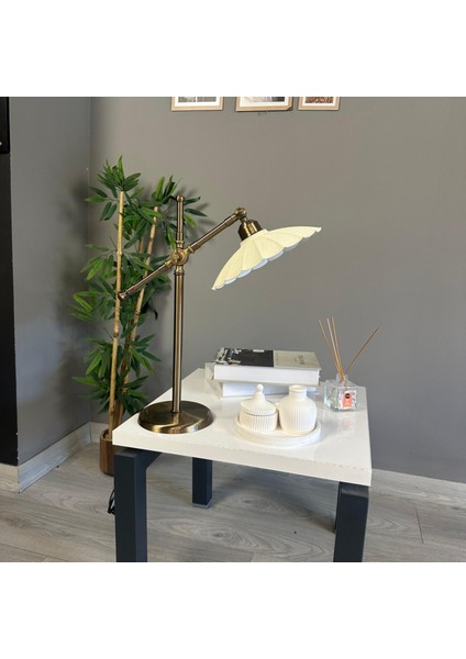 Risso Dokulu Beyaz Masa Lambası Dekoratif Abajur Çocuk Odası Başucu Lambası Okuma Lambası fırsatları