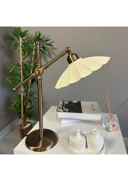 Risso Dokulu Beyaz Masa Lambası Dekoratif Abajur Çocuk Odası Başucu Lambası Okuma Lambası indirimleri