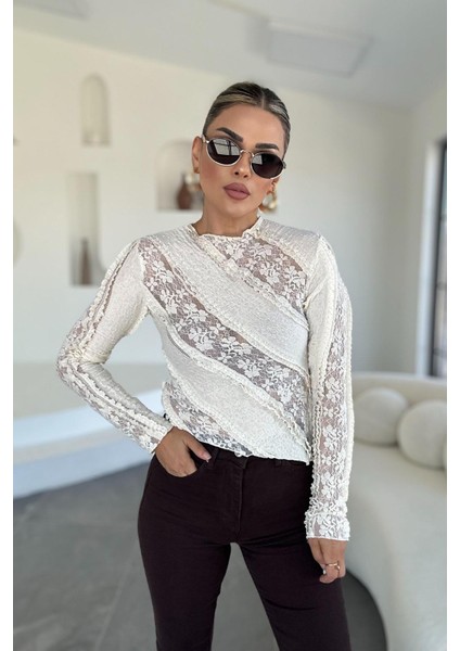 Çiçek Kabartma Transparan Bluz Ekru