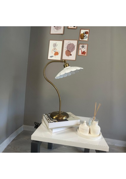 Risso Beyaz Masa Lambası Dekoratif Abajur Çocuk Odası Başucu Lambası Okuma Lambası