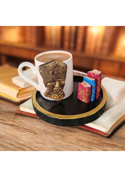 Atatürk Temalı Türk Kahvesi Fincan Seti – Özel Tasarım Fincan ve Kitap Dekorlu Sunum Tabağı modelleri