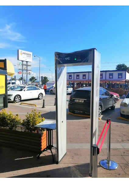 Lk 300S Kapı Tipi Metal Üst Arama Dedektörü