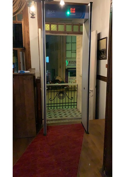 Lk 300S Kapı Tipi Metal Üst Arama Dedektörü