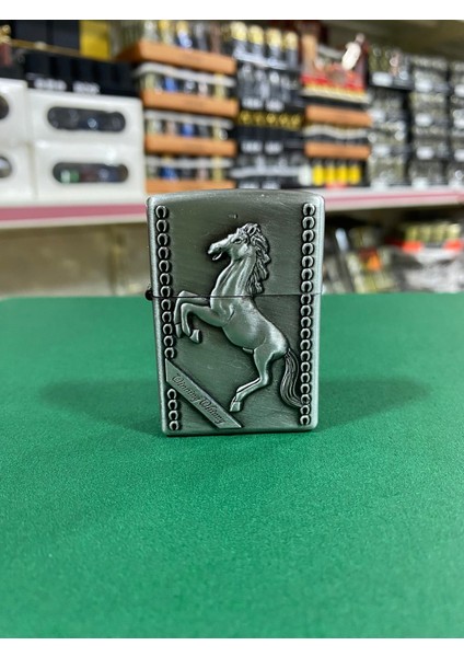 At Figürlü Metal Benzinli Çakmak