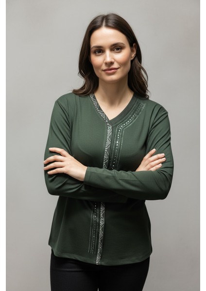 Kadın Önü Kapalı Düğme Detaylı Taşlı Nergis Mevsimlik Bluz modelleri