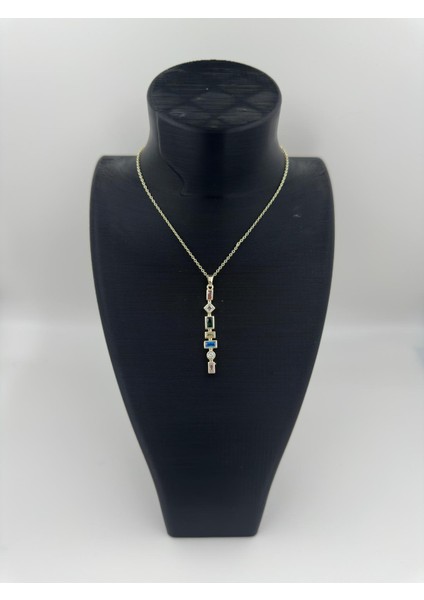 Gold Renk 7 Taşlı Zarif Çelik Kolye – Işıltılı ve Şık Tasarım