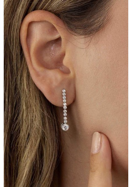 Tektaş Detaylı Su Yolu Rodyum Kaplama 925 Ayar Gümüş Küpe modelleri